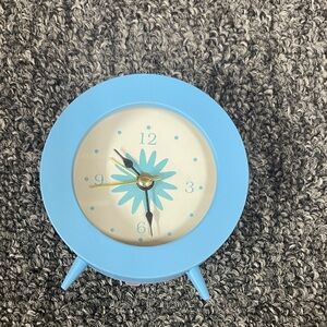 Blue Retro desk quartz clock